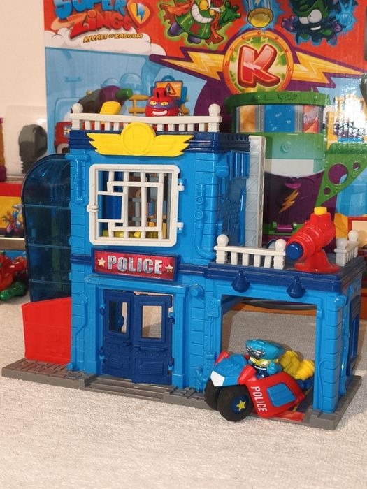 Posterunek policji zings.