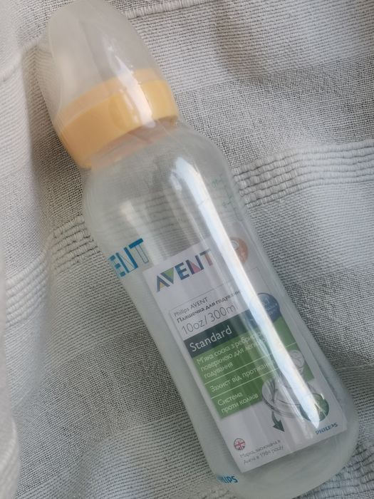 Молокоотсос Avent и бутылочка от коликов Avent новая