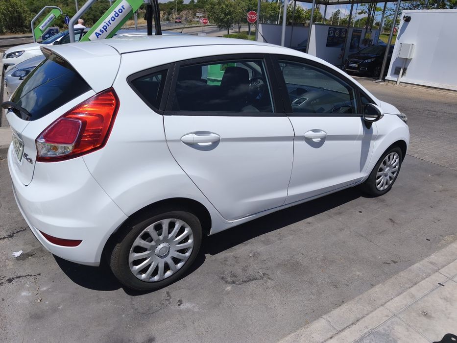 Ford Fiesta 1.5 TDCi Trend 2016 • Distribuição Mudada • 2 Chaves