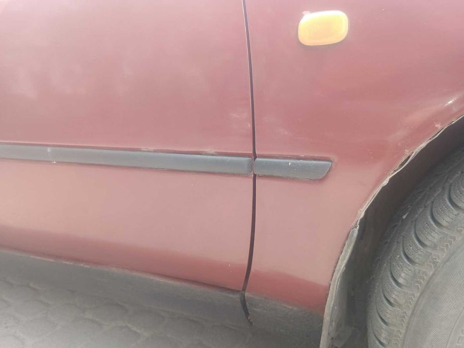Продам тойоту короллу Е100  1.3XLI 16V 1994 р. в універсалі
