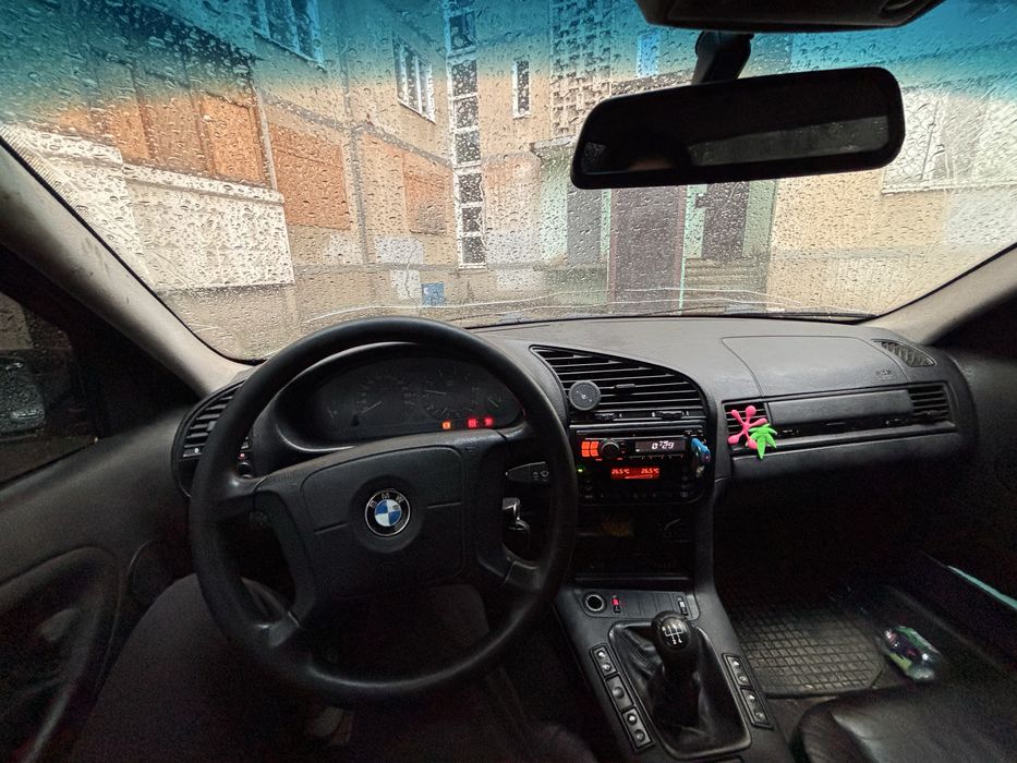 Продам BMW E36 318l