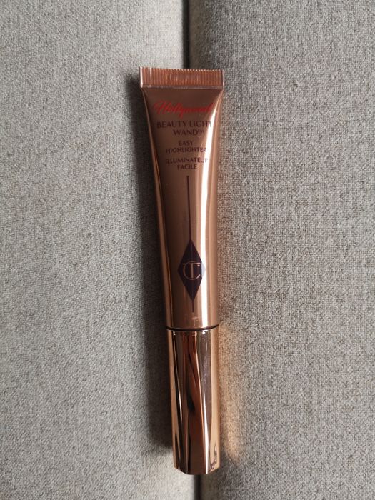 Charlotte tilbury beauty light wand highlighter rozświetlacz