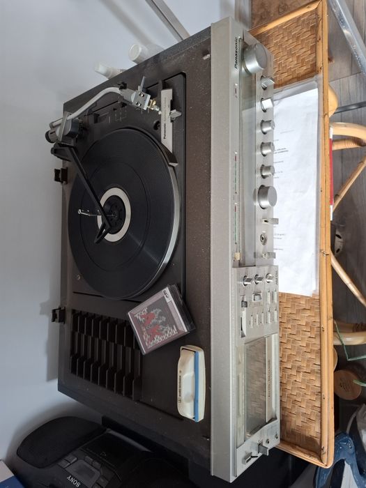 Panasonic se 4910 radio plus gramofon plus kaseta