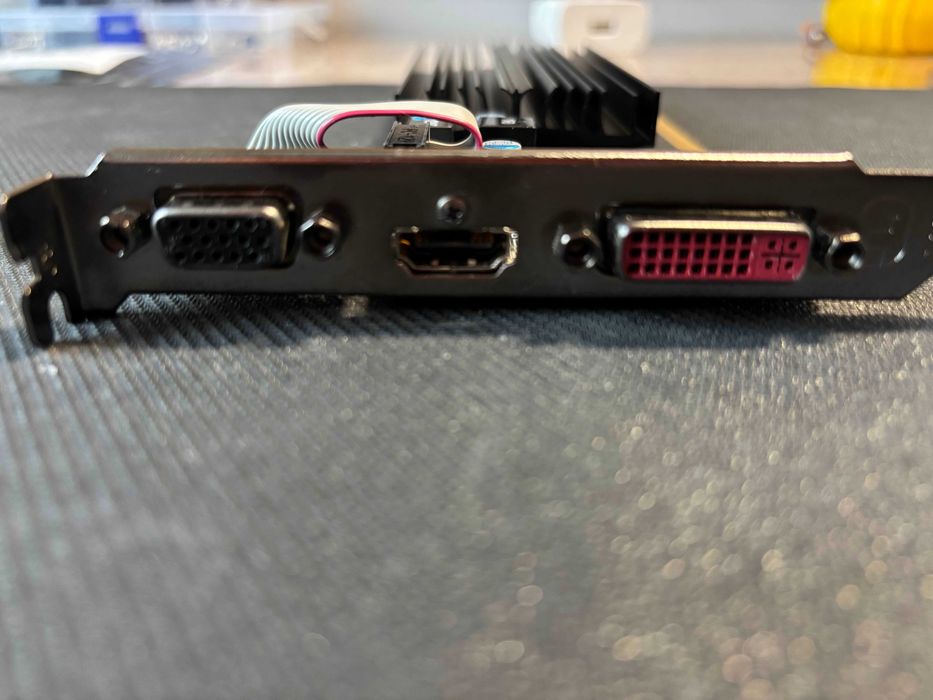 Karta graficzna XFX Radeon HD 6450 1GB – sprawna