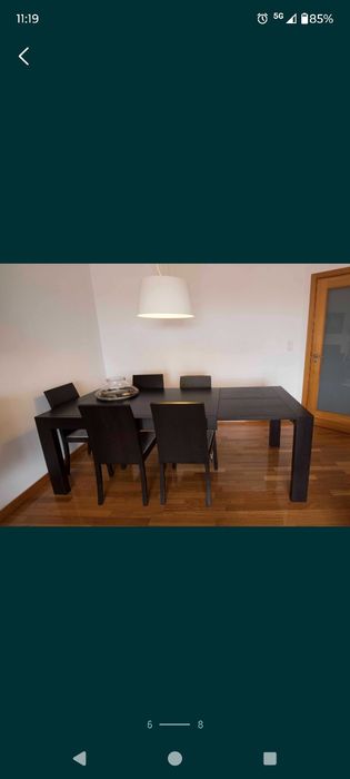 Mesa de madeira de carvalho e cadeiras