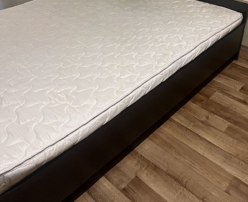 Кровать двуспальная