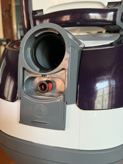 Продам потужний миючий пилосос Bosch Serie 4 AquaWash&Clean BWD41740