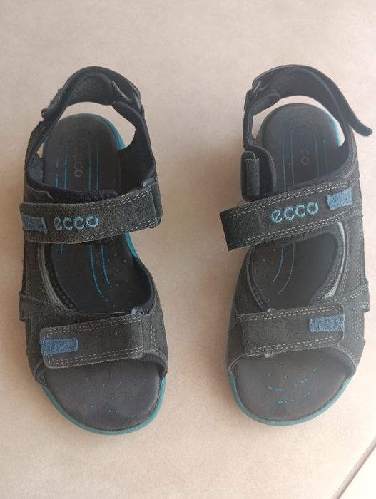 ECCO  сандалі 38 розмір