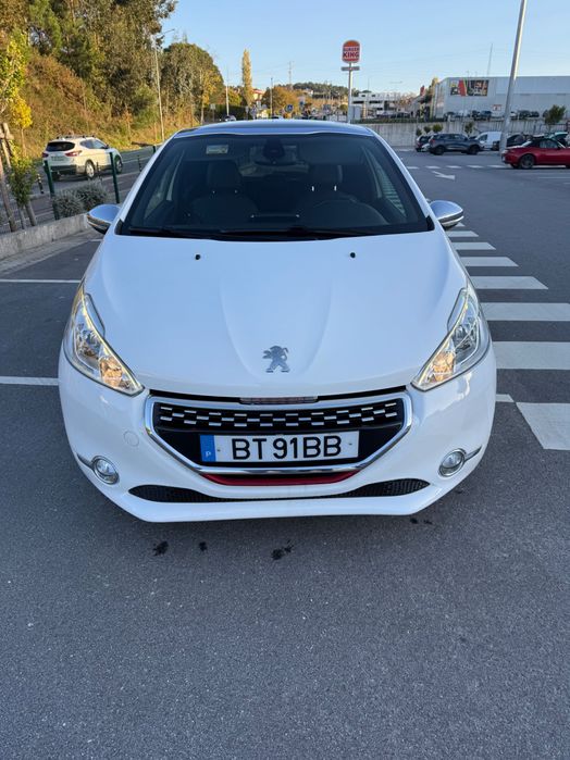 Peugeot 208 gti  thp