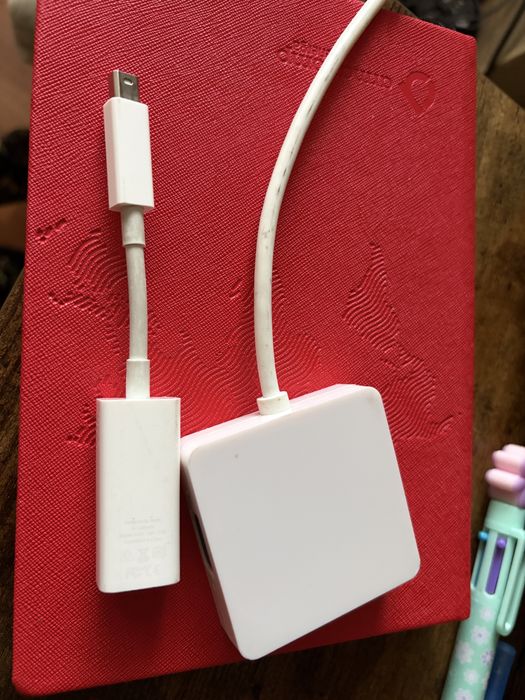 Zestaw adapterów Apple MacBook - internet i video