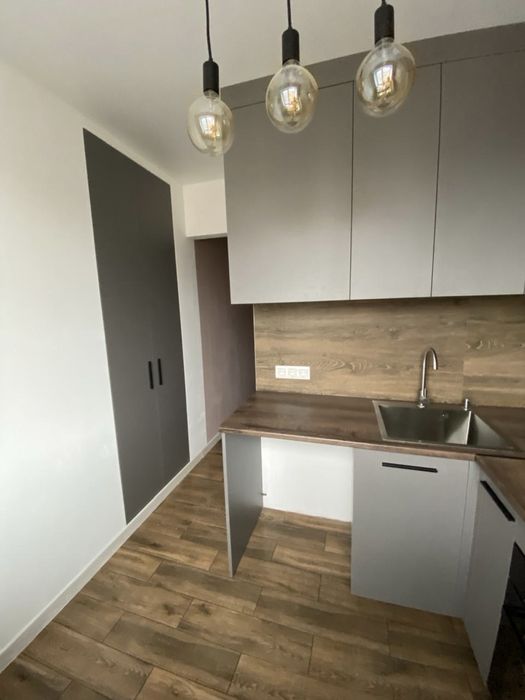 Продається тепла квартира з ремонтом