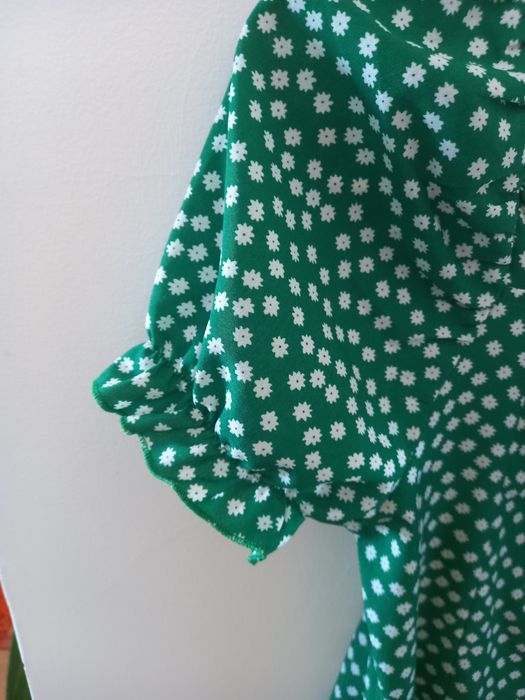 Vestido verde às flores