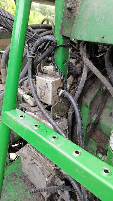 Комбайн зернозбиральний John Deere-9880STS