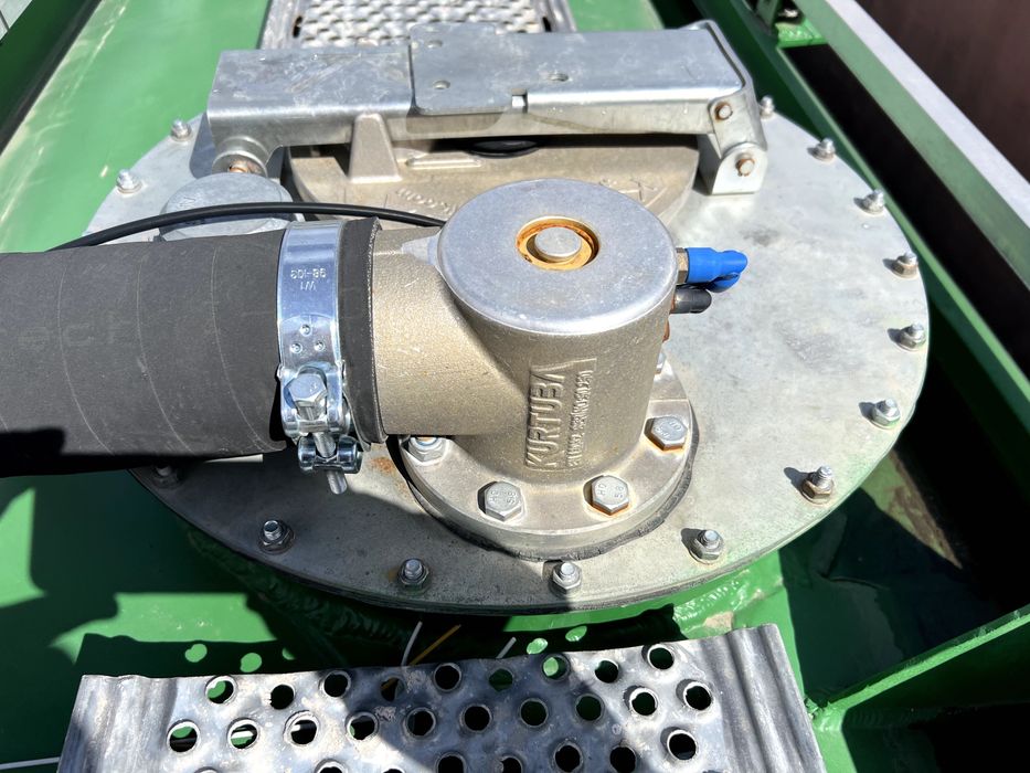 Напівпричіп цистерна ADR/бочка бензовоз/паливна цистерна