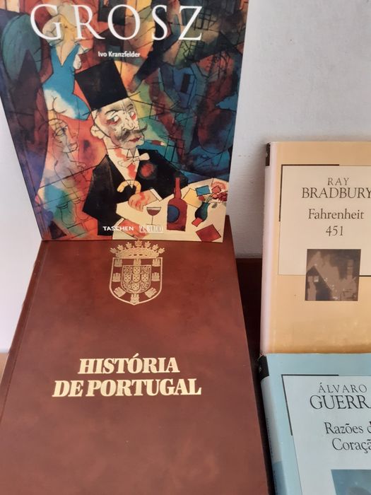 Varios livros : 2 livros de história  novos , 4 livros de colecção + 1