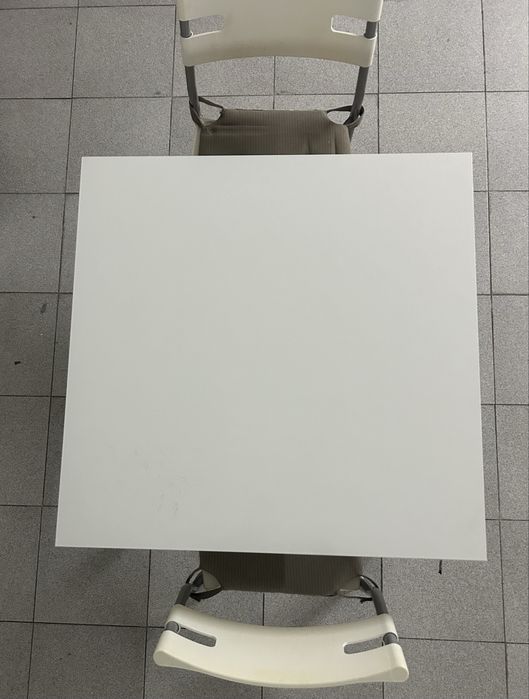 Mesa Cozinha IKEA VIHALS c/ 2 Cadeiras