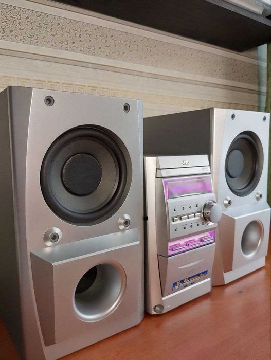 Продам мощный музыкальный центр  JVC