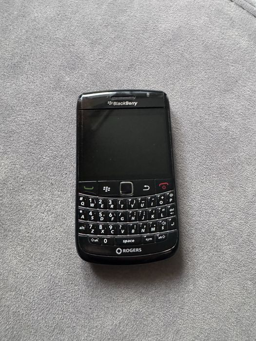 blackberry 9780 - купити мобільні телефони та смартфони - Ціна на