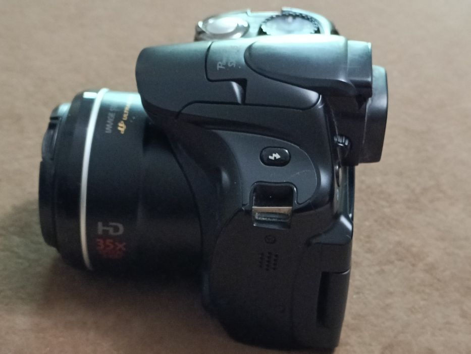 Продам фотоапарат Canon в рабочему стані