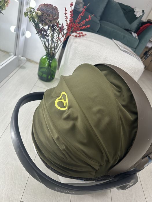 Автокрісло дитяче Cybex Cloud Z2 I-Size+ преміум тканина