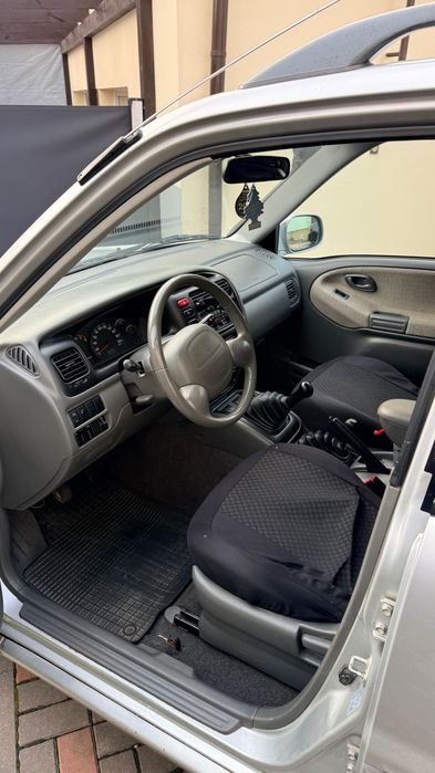 Suzuki Vitara 2.5 V6 4x4 - 2000r