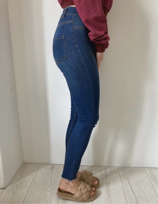 Jenasy wysoki stan Calzedonia