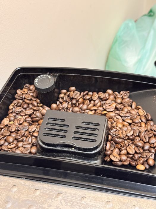 Кавоварка DeLonghi Magnifica S з капучінатором, вживана