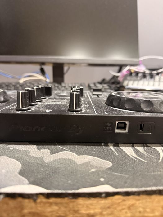 Controladora DJ Pioneer DDJ-200