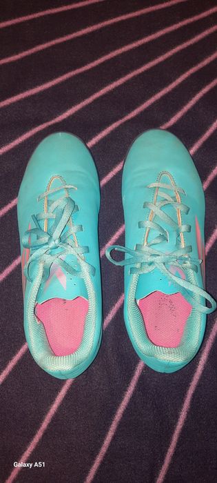 Buty chlopiece sportowe pilkarskie