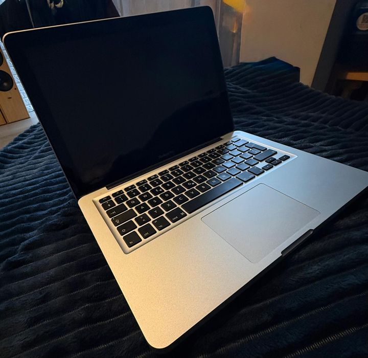 Apple macbook pro  A 1278