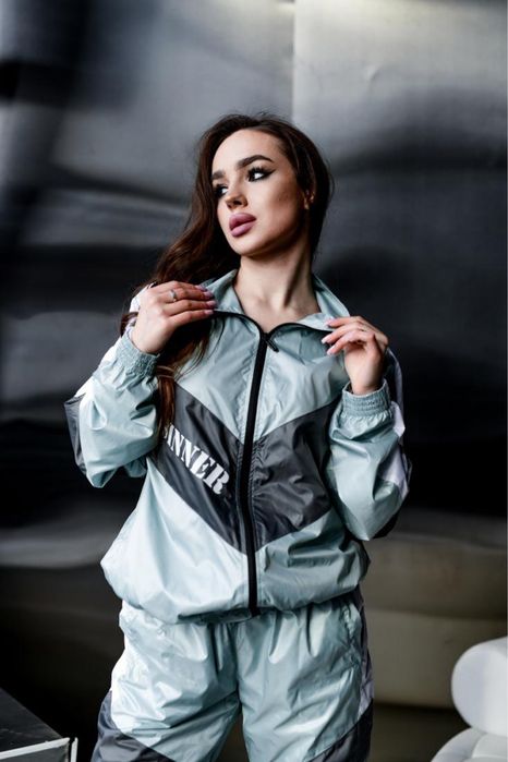 Костюм жіночий стара школа