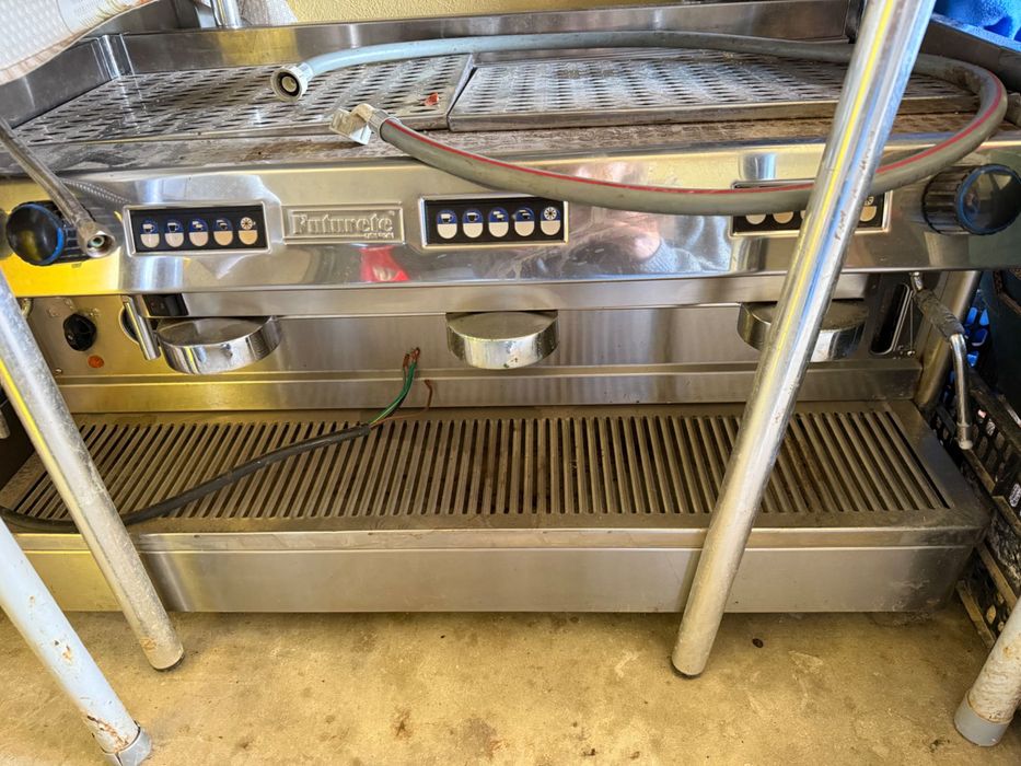 Máquina Café 3 grupos - Futurete