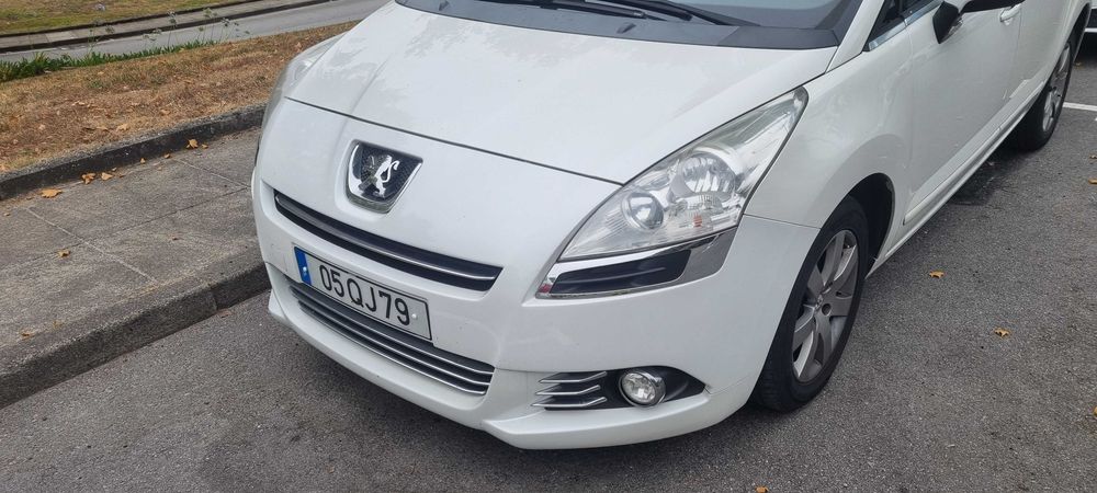 Peugeot 5008 1.6 HDI Allure tecto panoramico