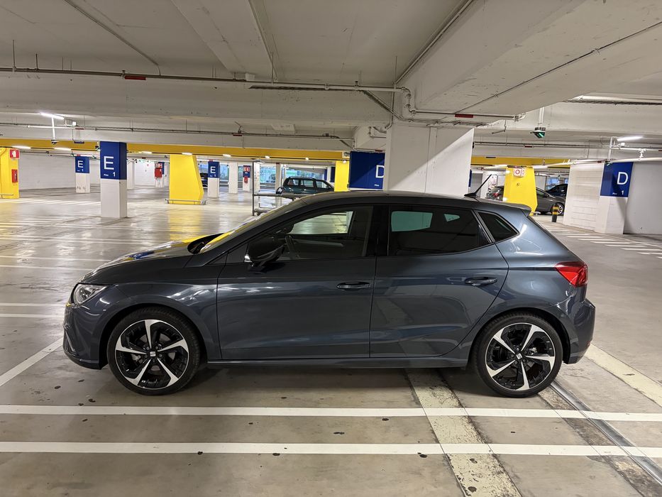 SEAT Ibiza 1.0 TSI 110cv FR — 2024 Cinzento Magnetic Tech | Interior Le Mans Azul Escuro | 16 mil km
