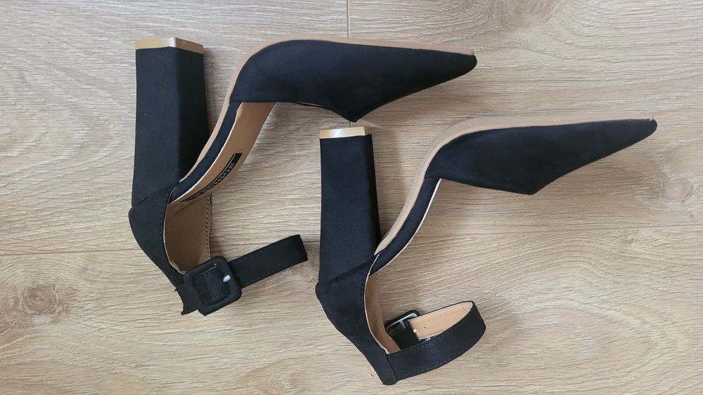 Босоніжки жіночі