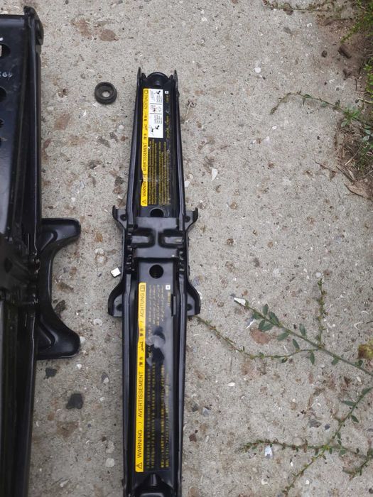 Домкрат для легкового авто