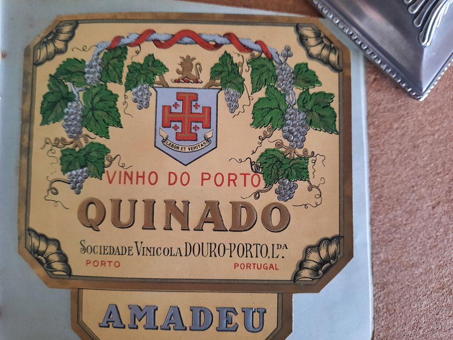 Catalogo de rotulos com mais de 100 anos da Porto Amadeu