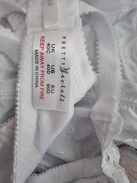 Білизна: бюстгальтер та трусики