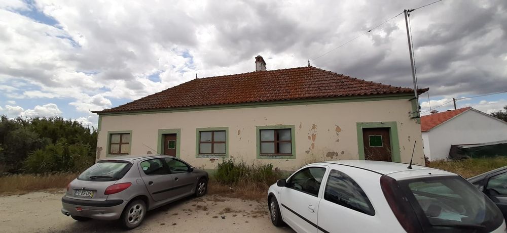 Excelente moradia em Branca Coruche   licenciada