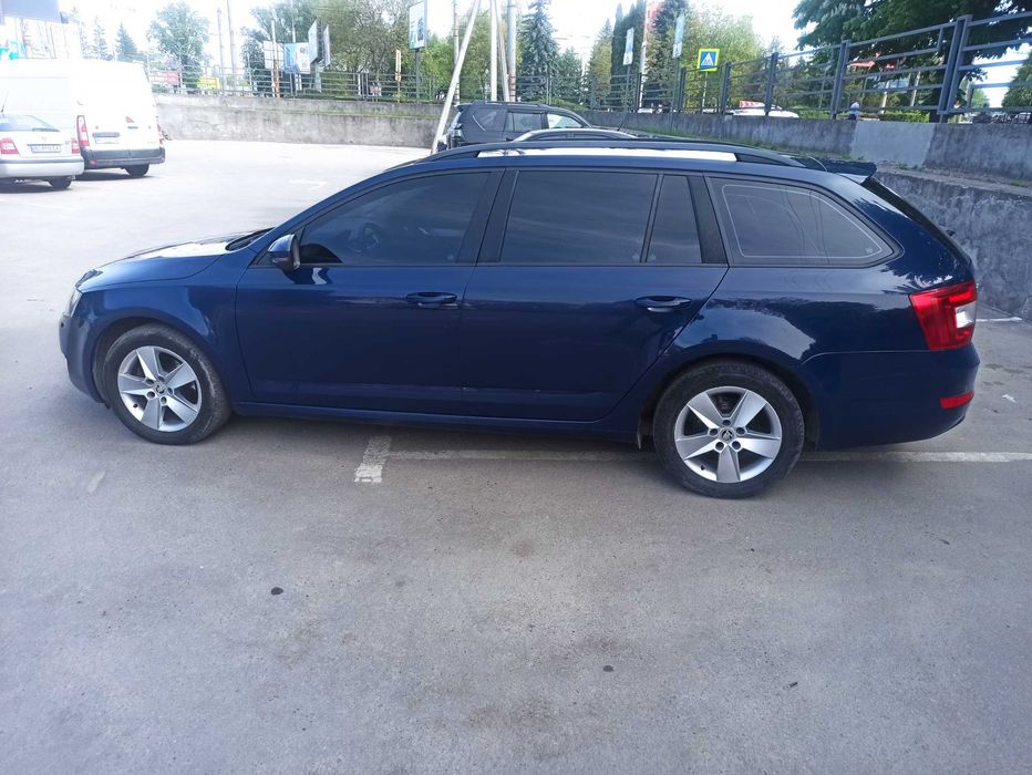 автомобіль Skoda Octavia
