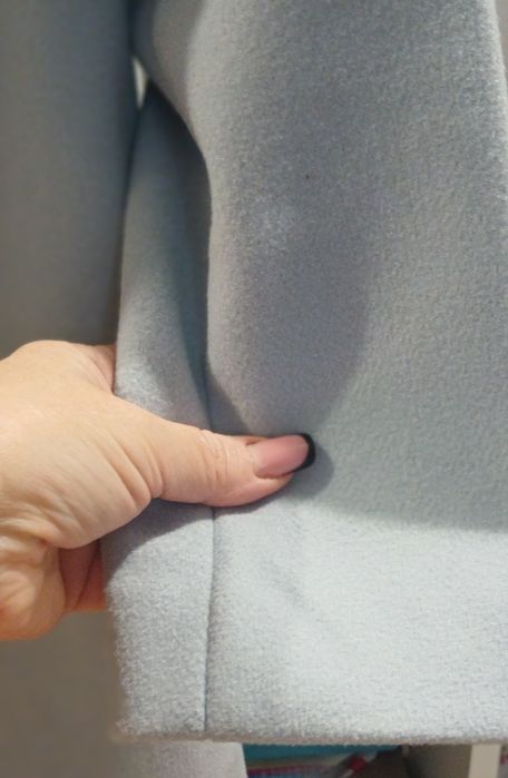 Продам пальто на дівчинку 134р