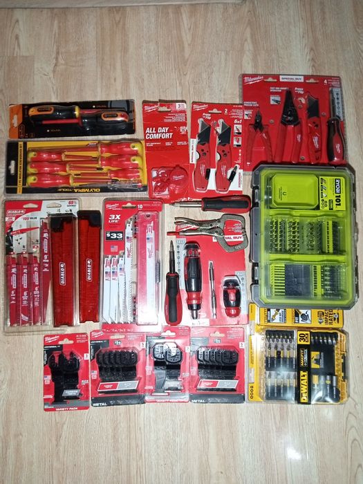 Milwaukee/Dewalt  Tools USA