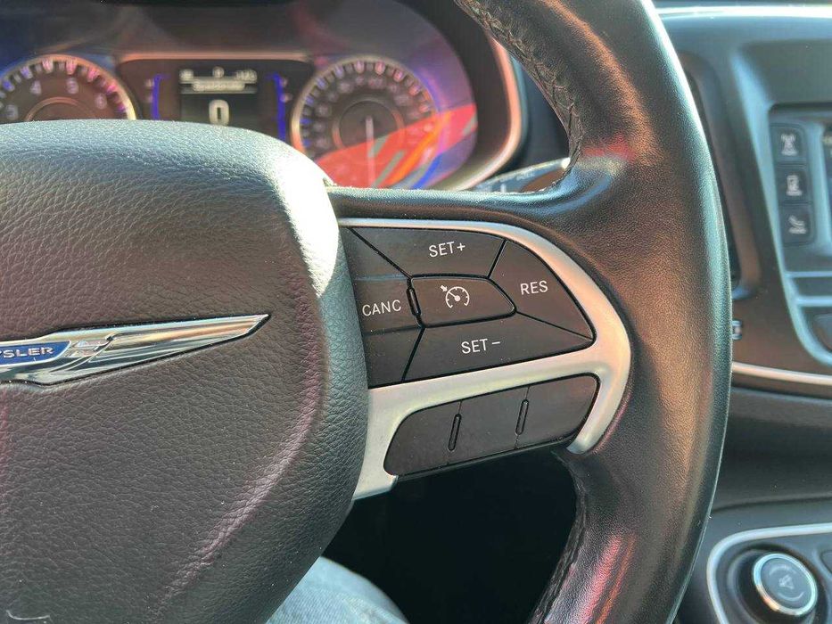 В продажі Chrysler 200 2014 року випуску.