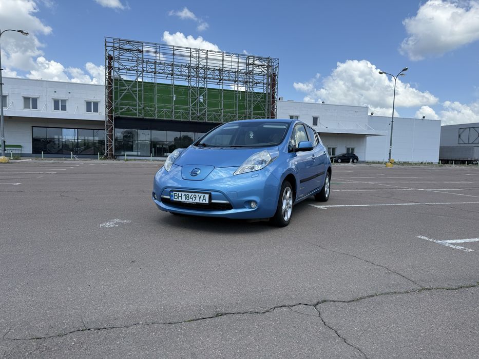 Nissan Leaf  запас хода 90 км(eco)