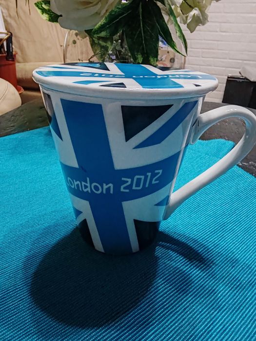 Для чаю чашка з кришкою Лондон