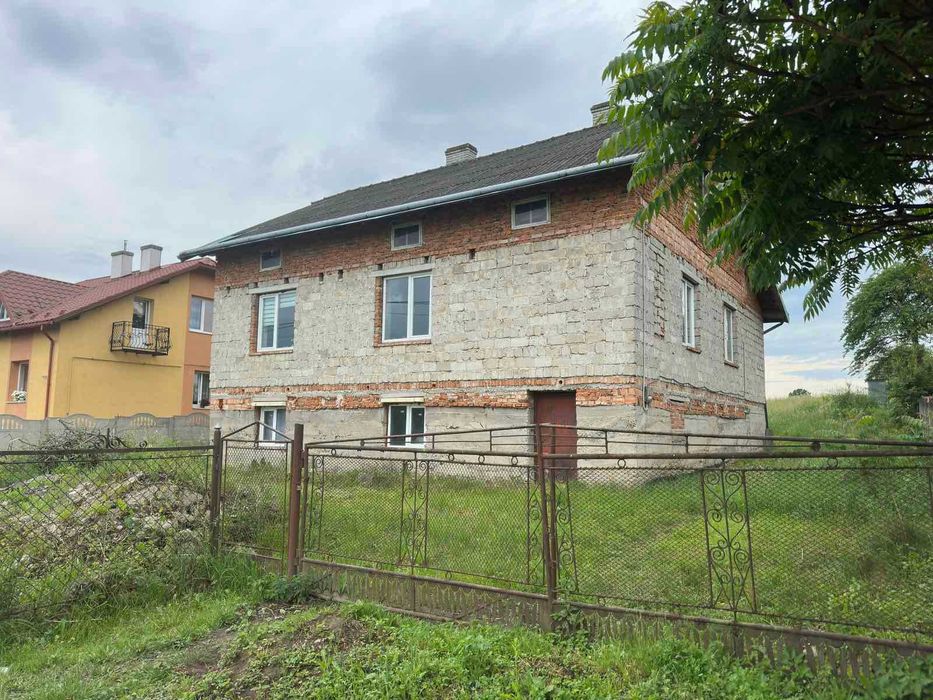 Продаж добротного будинку, лише 3км. до м. Дрогобич!