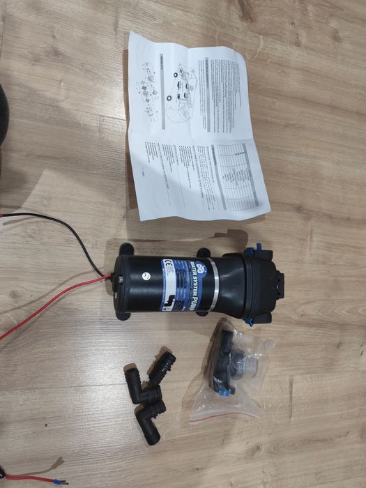 Pompa wody do kampera ciśnieniowa 12V 95W 12,5l/min