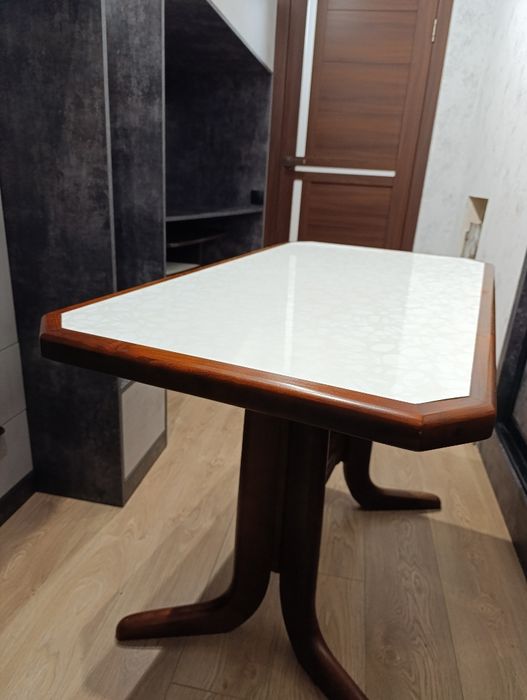 Стіл дерев'яний.Ясень.