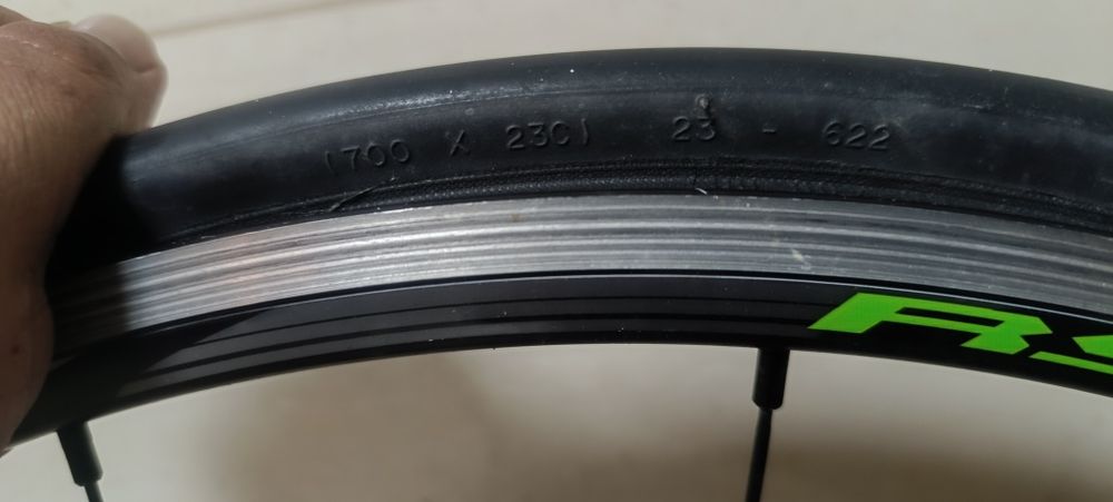 Vendo roda SHIMANO