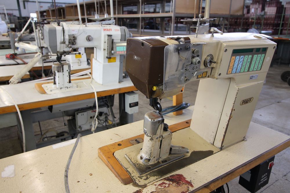 Máquina de costura PFAFF 1461